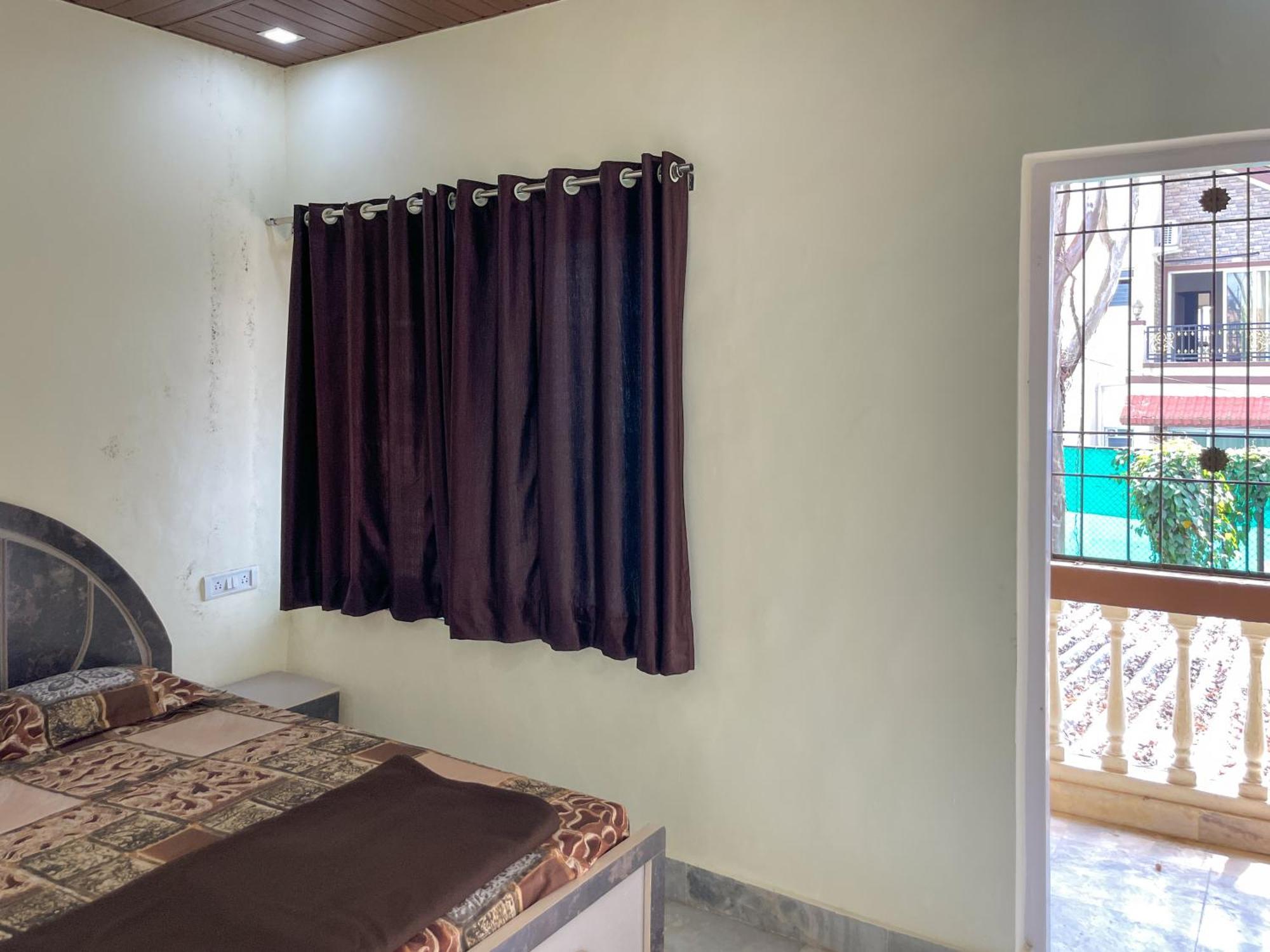 Zars Villa, Лонавала Екстериор снимка