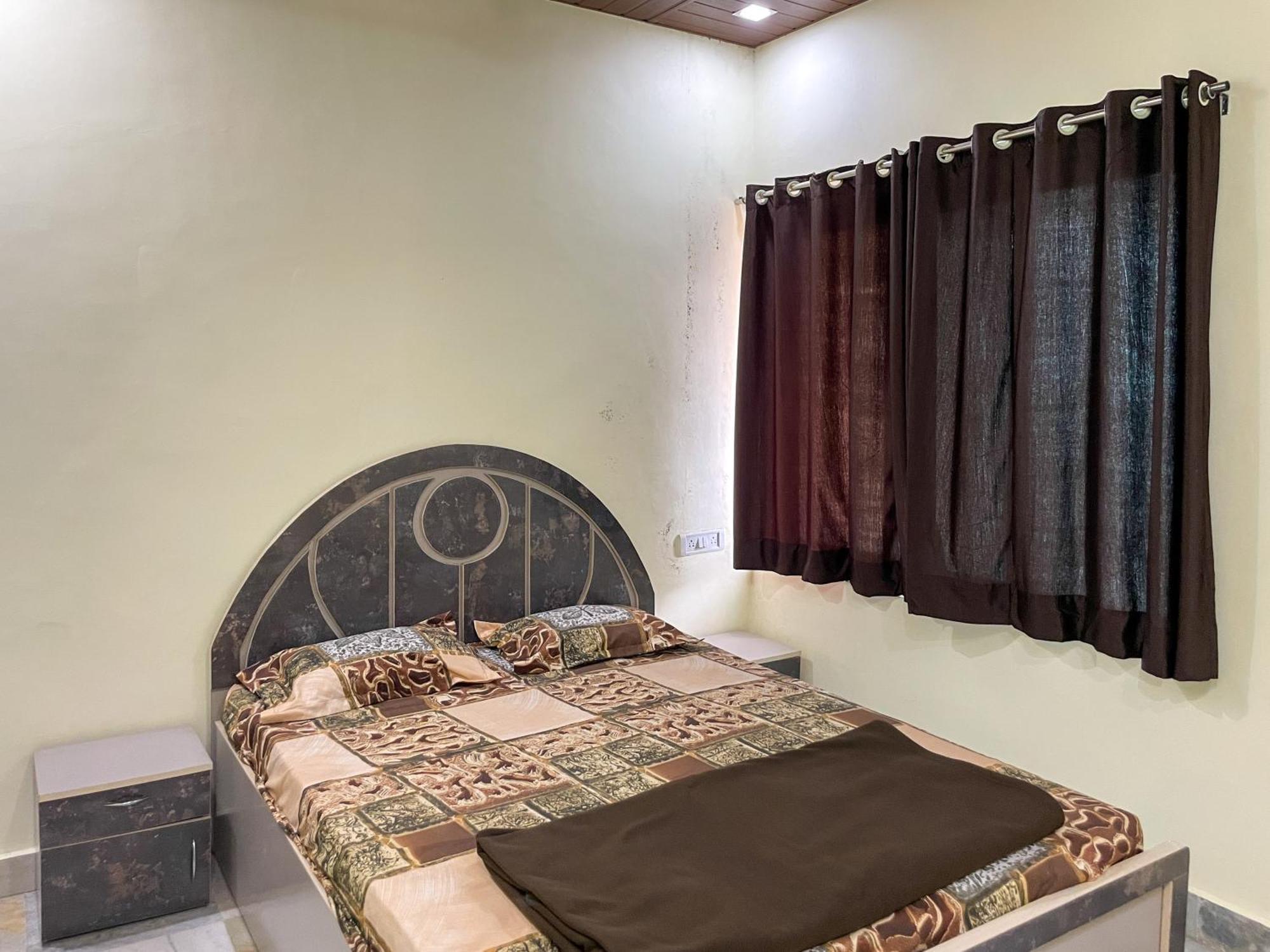 Zars Villa, Лонавала Екстериор снимка