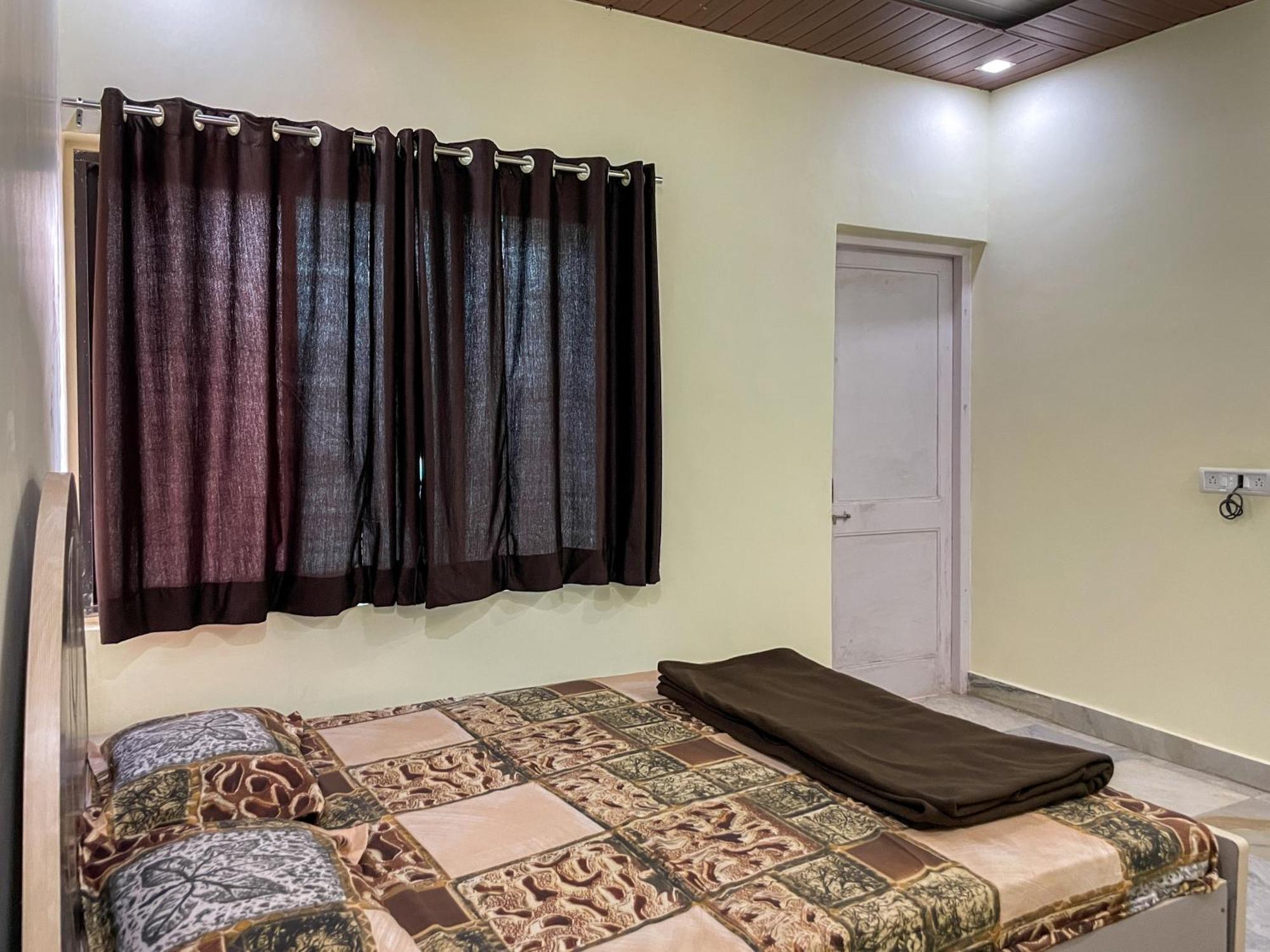 Zars Villa, Лонавала Екстериор снимка