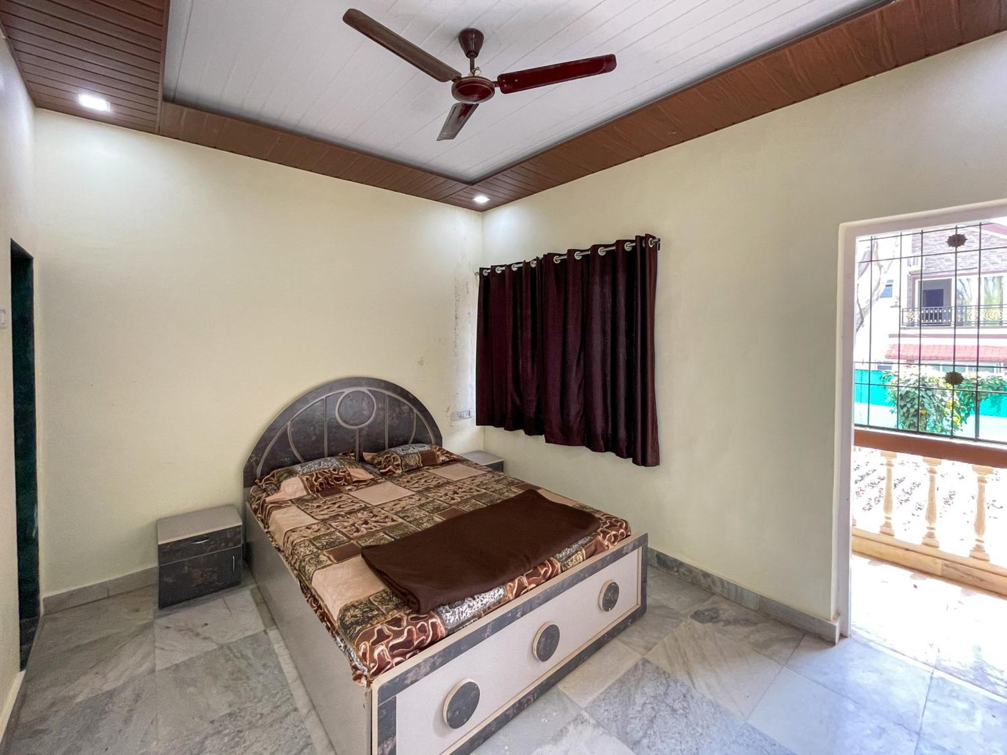Zars Villa, Лонавала Екстериор снимка