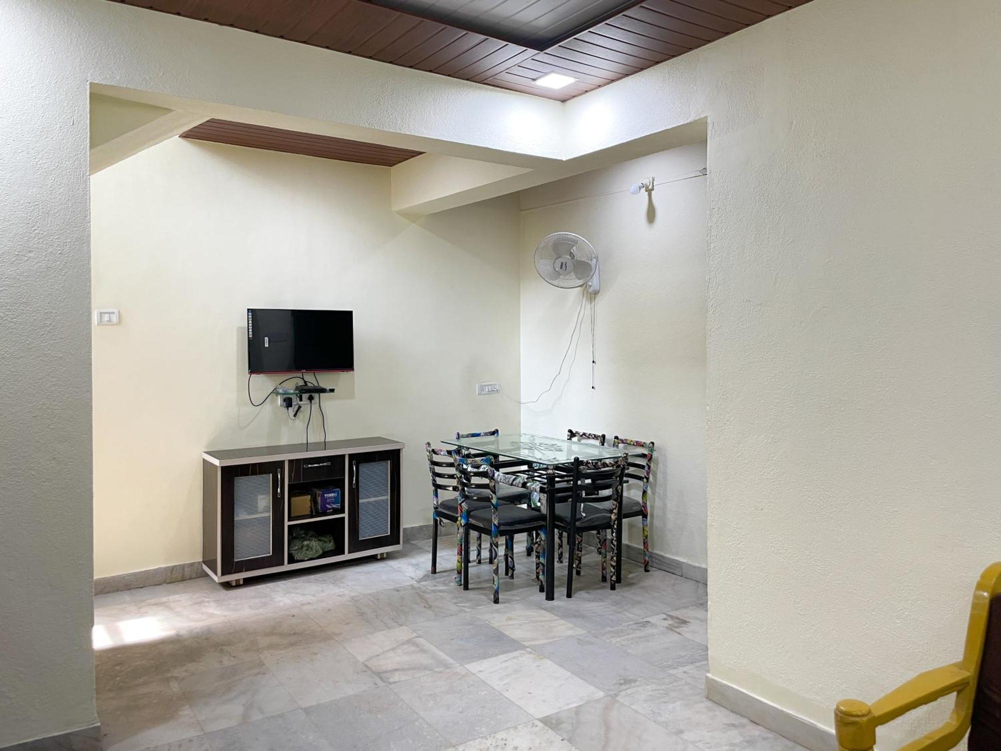 Zars Villa, Лонавала Екстериор снимка