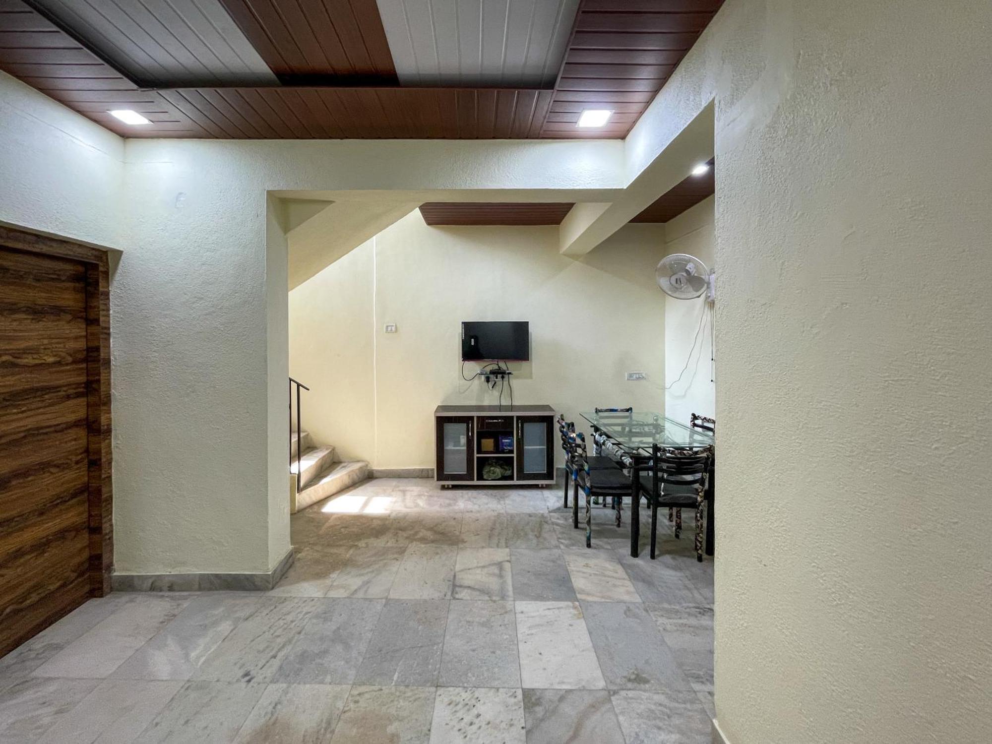 Zars Villa, Лонавала Екстериор снимка